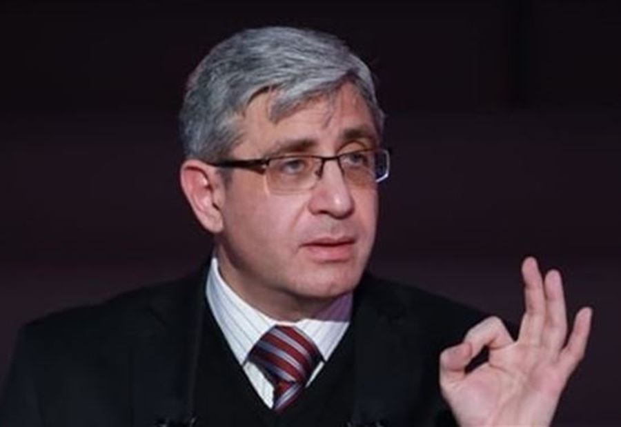 المجذوب "يحتال" على موظفي وزارته! 