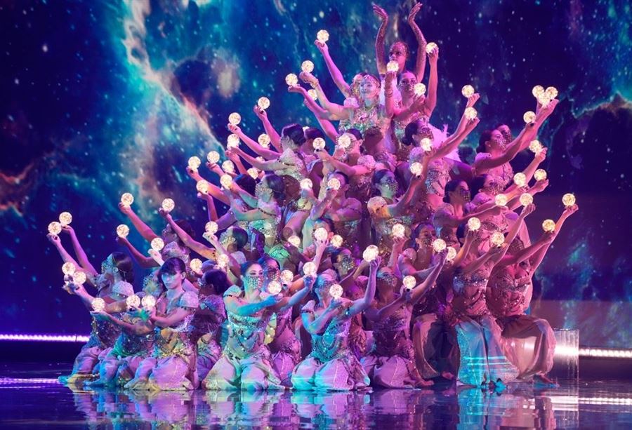 وسام الإستحقاق اللبناني المذهّب لـ "مياس"