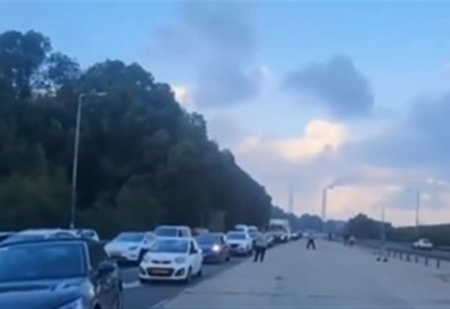 إثر صواريخ أُطلقت من لبنان... انفجارات في وسط إسرائيل! (فيديو) إثر صواريخ أُطلقت من لبنان... انفجارات في وسط إسرائيل! (فيديو)