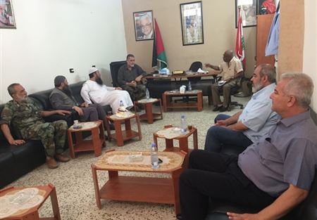 اجتماعات مكثفة لتهدئة الأمور في مخيم عين الحلوة اجتماعات مكثفة لتهدئة الأمور في مخيم عين الحلوة