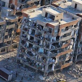 قتيلان ومئات الجرحى في زلزال عنيف يهز إيران قتيلان ومئات الجرحى في زلزال عنيف يهز إيران