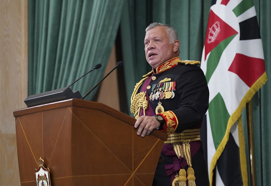 "تفاصيل مفاجئة"... سبب خلاف ملك الأردن مع أخيه حمزة!