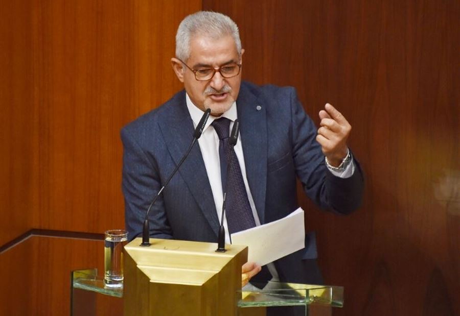 "معوض أو الفراغ"... عطية: "بدو يسمحلنا جعجع!" "معوض أو الفراغ"... عطية: "بدو يسمحلنا جعجع!"
