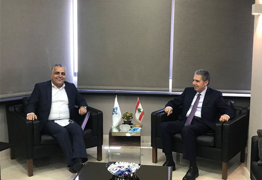 وزني بحث أزمة الديون المتوجبة على الدولة