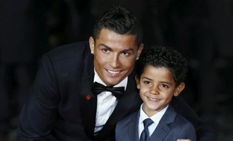 رونالدو وريال مدريد يحققان أمنية طفل عربي آخر