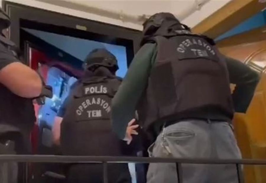 يشتبه بانتمائهم إلى "داعش"... تركيا تحتجز 48 شخصا! (فيديو) يشتبه بانتمائهم إلى "داعش"... تركيا تحتجز 48 شخصا! (فيديو)