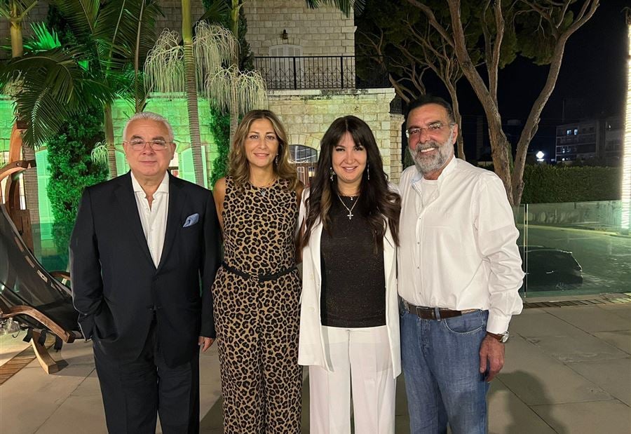 مرشحة تنال دعم زملاءها