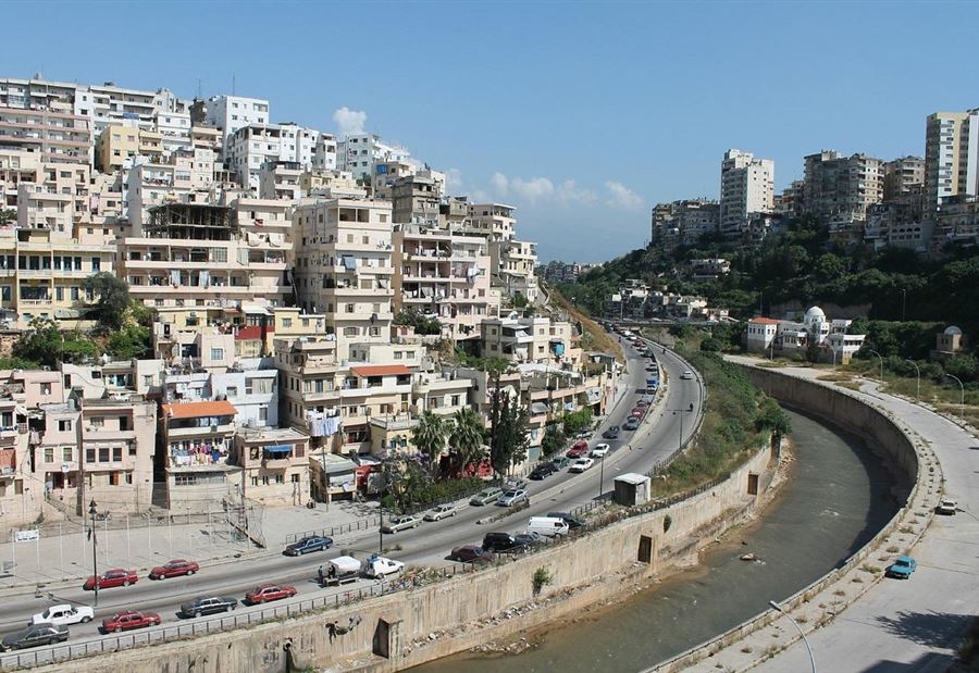 بالفيديو: اوتوستراد العبدة يغرق بالمياه