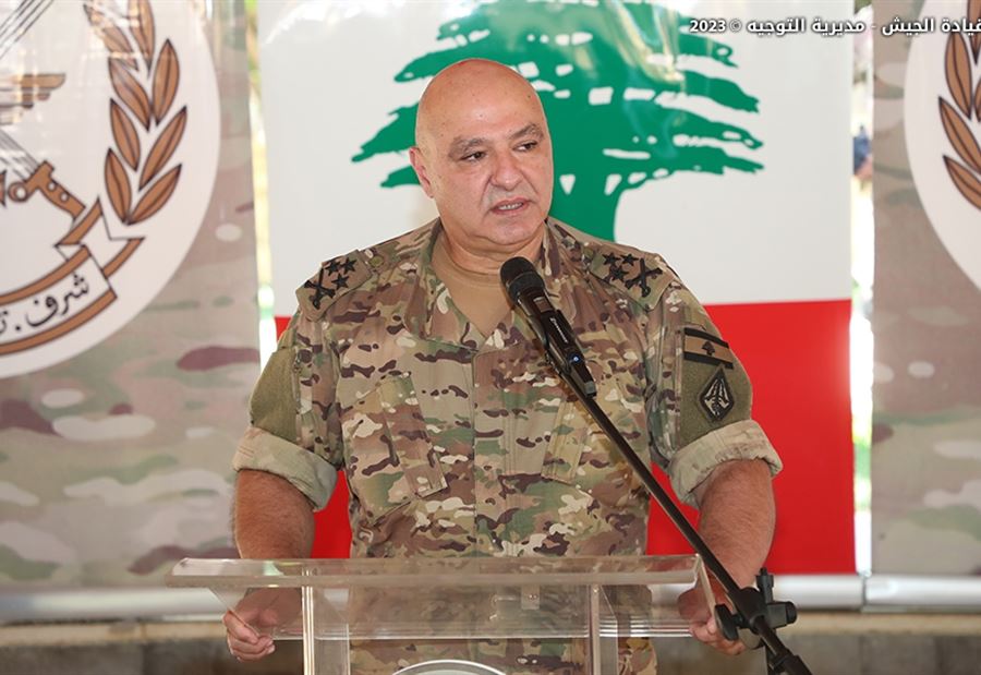 قائد الجيش يحذّر من "خطر وجودي"