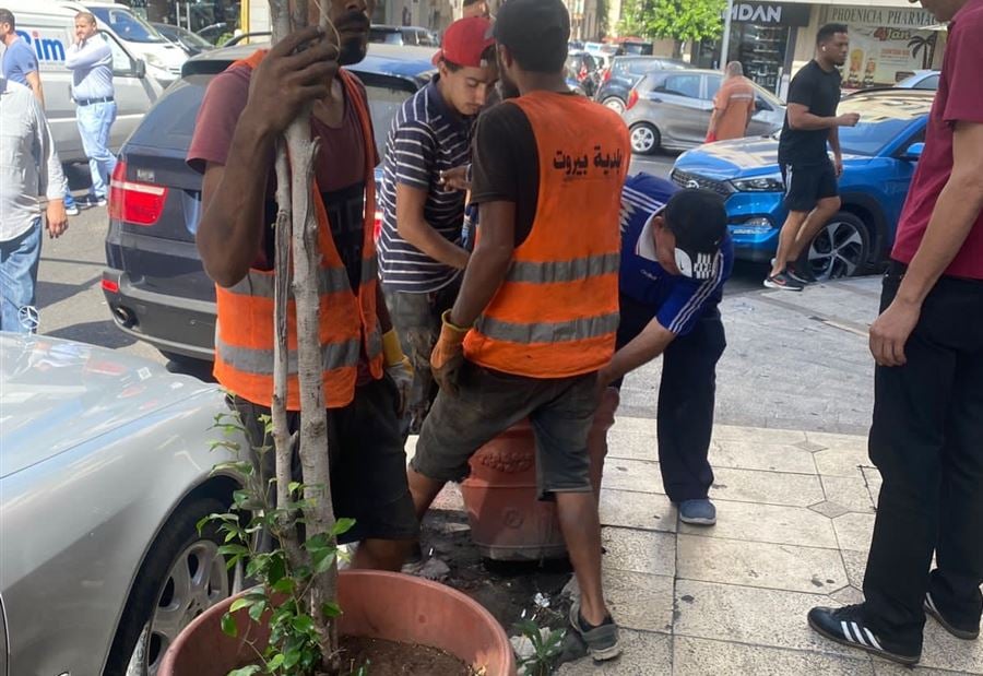 بالصور... استمرار حملة إزالة التعدّيات على الأملاك العامّة في بيروت