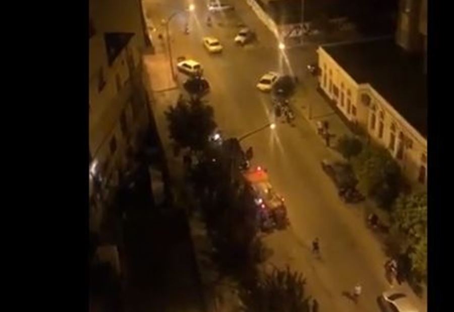 بالفيديو: حريق داخل مبنى مالية طرابلس