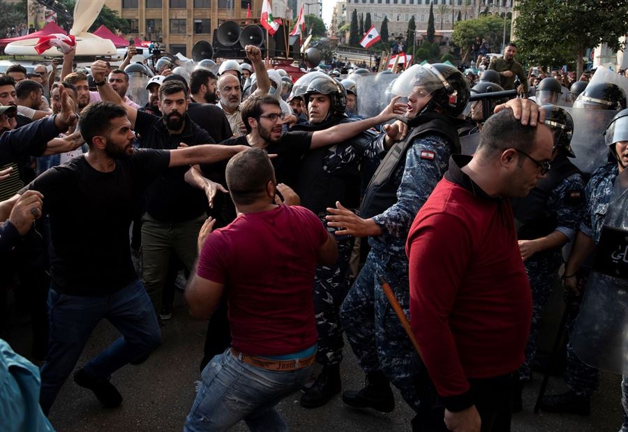 الفوضى تلوح في الأفق الفوضى تلوح في الأفق