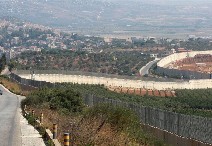 ليلٌ هادئ وحذر على الحدود... وقنابل مضيئة 