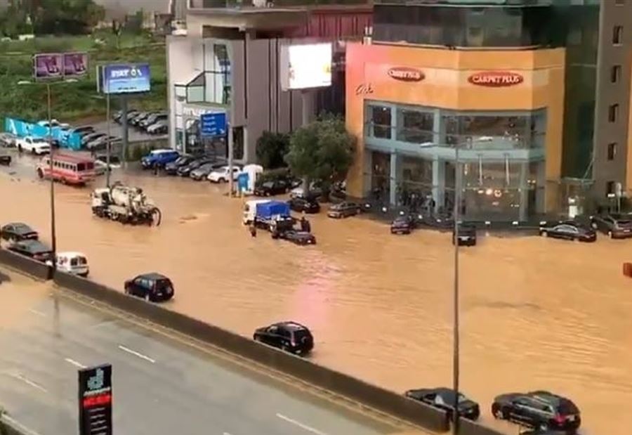 بالفيديو: مستنقع أوتوستراد الضبيه