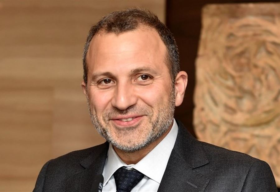 باسيل في "بوز المدفع"!