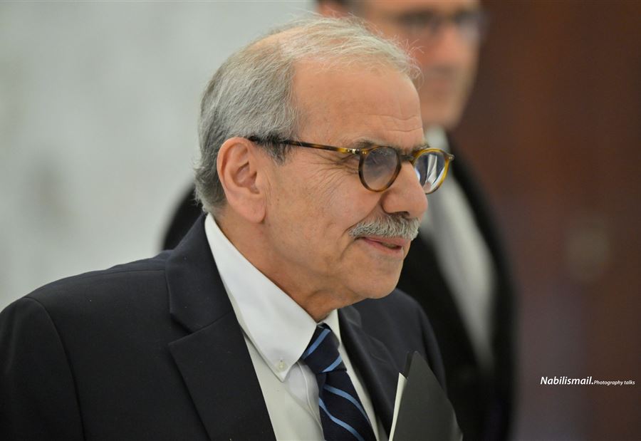 الرئيس السني يعتدي على حصة المسيحيين... أنا الآمر الناهي! الرئيس السني يعتدي على حصة المسيحيين... أنا الآمر الناهي!