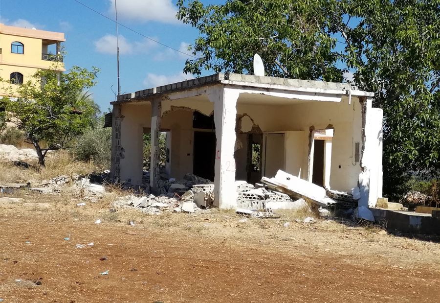 بلدة جنوبية تواجه خطر القنابل العنقودية... تفجير 40 قنبلة وإصابة فتى!
