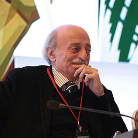 جنبلاط: صار بدها سفينة نوح هربا من  الطقس والدين العام  جنبلاط: صار بدها سفينة نوح هربا من  الطقس والدين العام