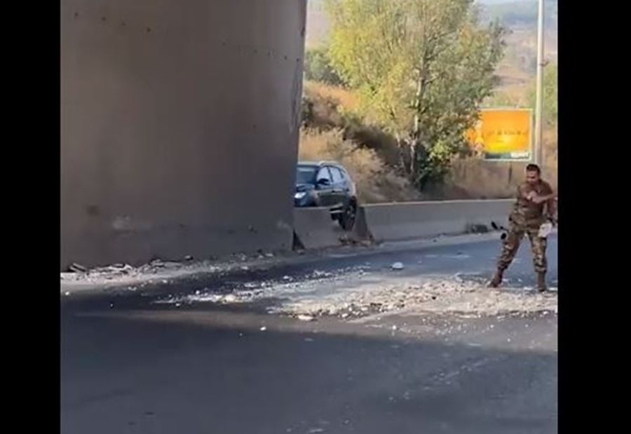 بالفيديو: إنهيار جسر في شكّا... والوزارة تتحرّك