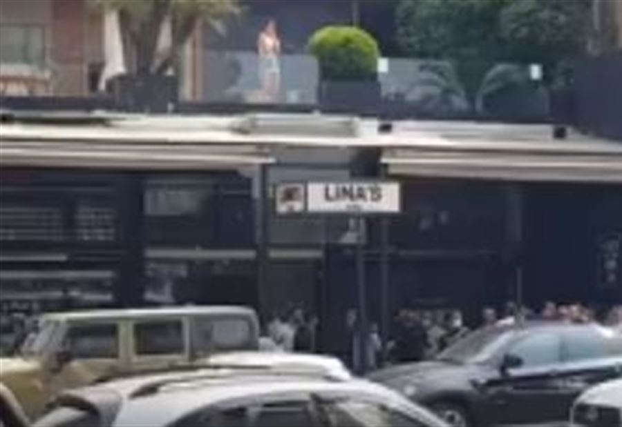 طَرد مستشار باسيل من مقهى في جل الديب! (فيديو)