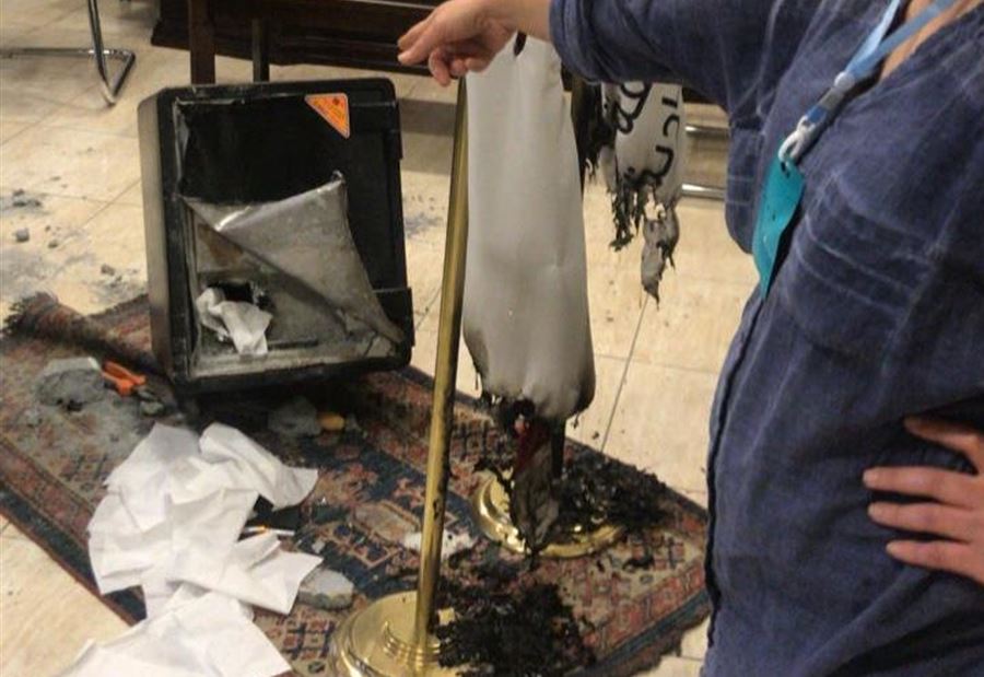 في طرابلس... مجهولون أحرقوا مكاتب "المنطقة الاقتصادية" 