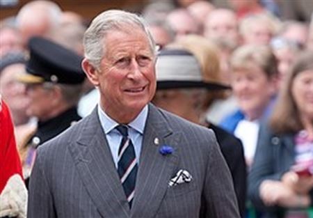الملكة تغيب لأول مرة عن صورة عائلية للأمير تشارلز  الملكة تغيب لأول مرة عن صورة عائلية للأمير تشارلز