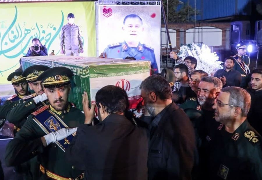 قتل مع نصرالله... بدء مراسم تشييع اللواء نيلفروشان في طهران (فيديو)