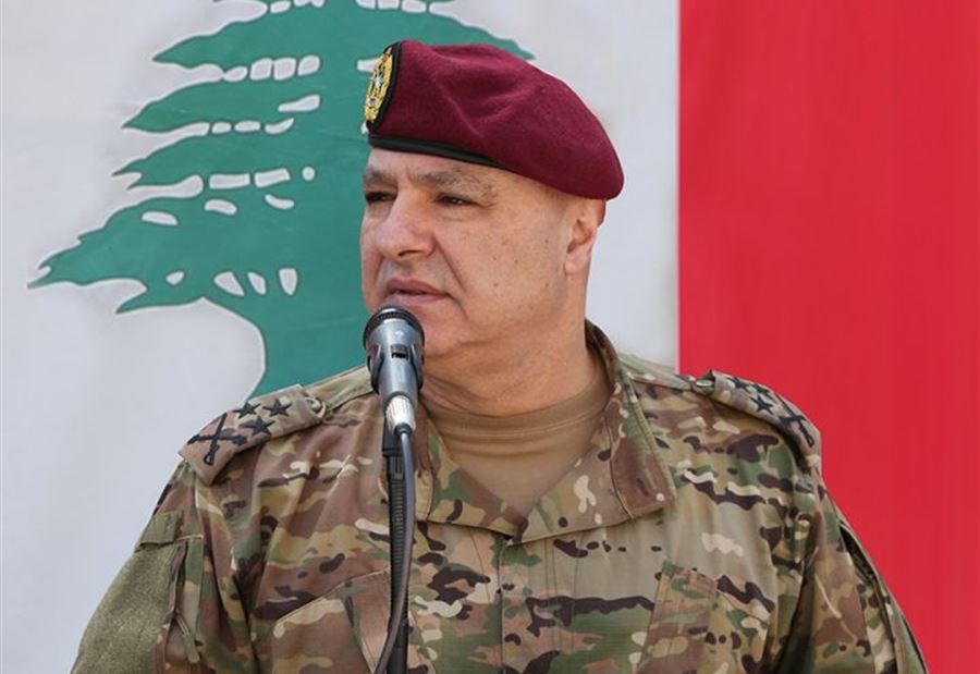 رسالة "دعم" من قائد الجيش إلى العسكريين 