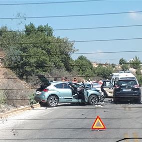 بالصورة: قتيلة وجريحان في تصادم على طريق عام صيدا 