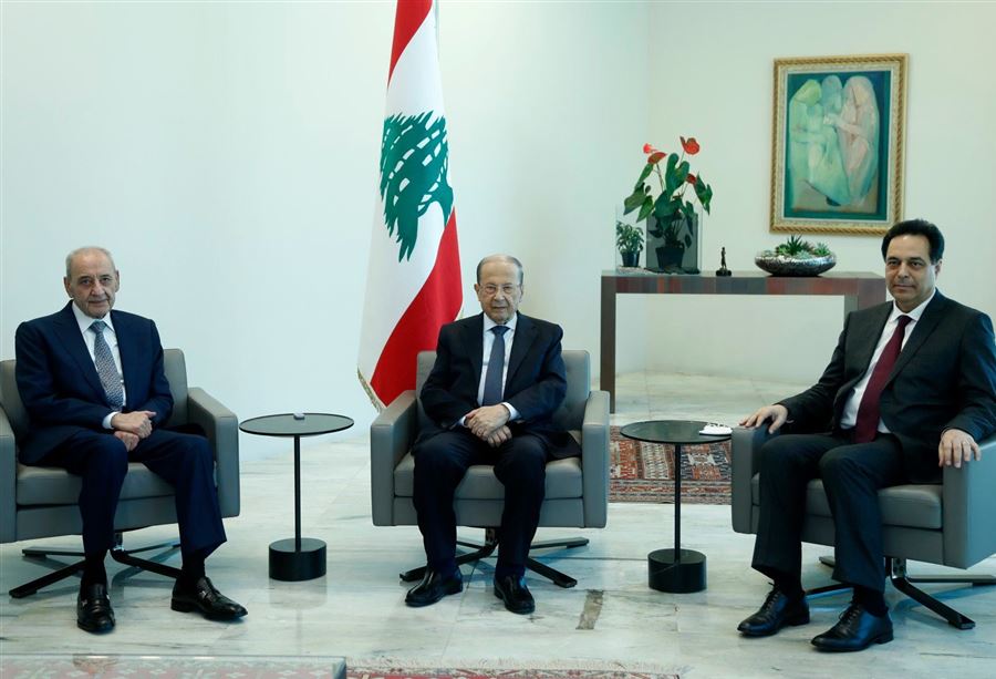 إجتماعٌ "رئاسيٌّ" يبحثُ أزمة الدولار... وإقالة "الحاكم"