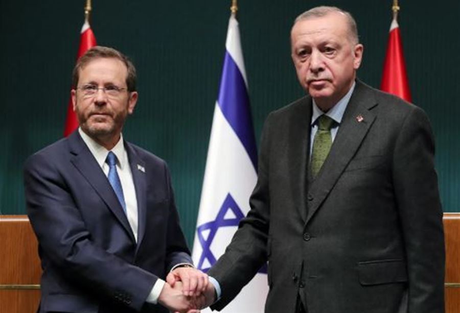 "أردوغان يخدم الاسرائيليين"!