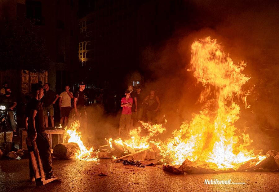 "نعيشُ خطر الانفجار... لبنان دخل مرحلة الفوضى" "نعيشُ خطر الانفجار... لبنان دخل مرحلة الفوضى"