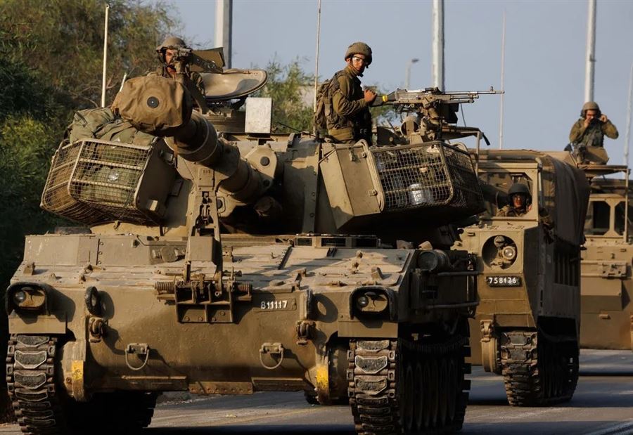 الجنود الإسرائيليون يُحوّلون معاناة الفلسطينيين إلى سخرية!  الجنود الإسرائيليون يُحوّلون معاناة الفلسطينيين إلى سخرية!