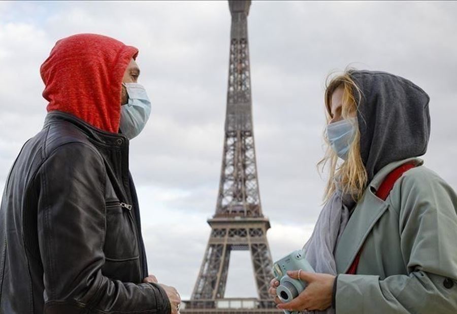 إصاباتُ "كورونا" تَتخطّى المليون في فرنسا إصاباتُ "كورونا" تَتخطّى المليون في فرنسا