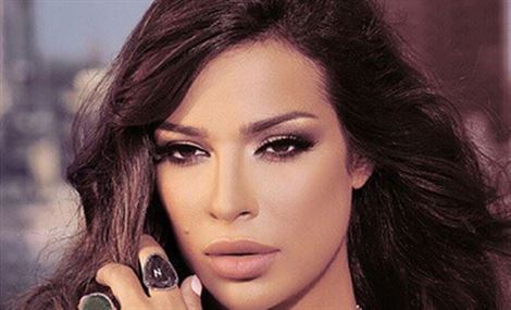 لماذا اعتذرت نادين نجيم من جمهورها؟! 