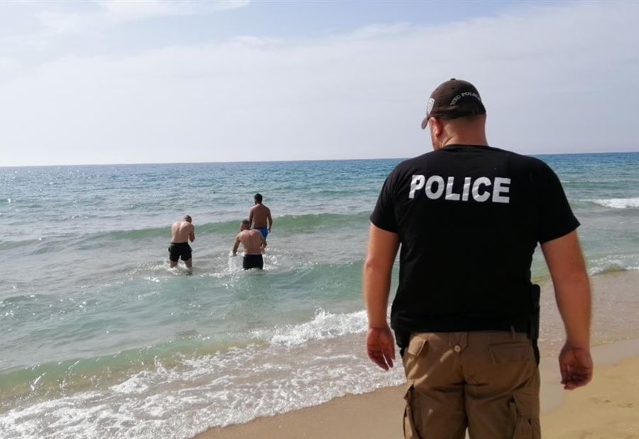 إخلاء الشاطئ والكورنيش البحري في صيدا