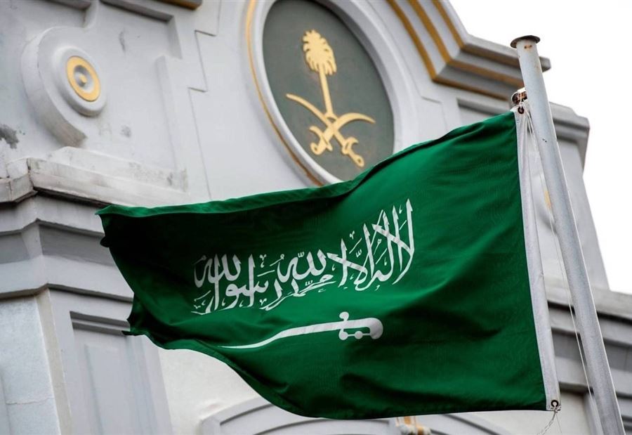 "أكثر من 350 طنًا"... مساعدات سعودية وصلت لبنان!