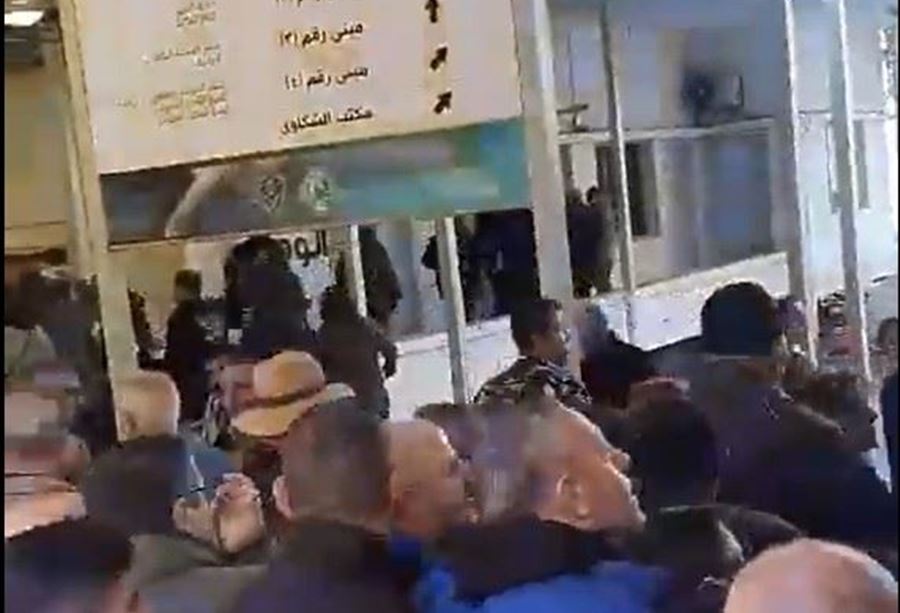 بالفيديو: زحمة "خانقة" أمام مدخل النافعة في الدكوانة!