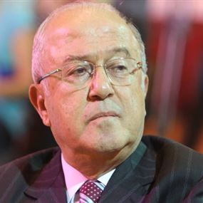 خلاف بين قباني وشيخ سني.. والفتوى تتحرك!