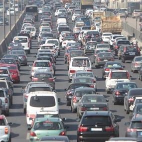 الطريق البحرية من انطلياس باتجاه بيروت.. تعديل في توقيت اقفالها