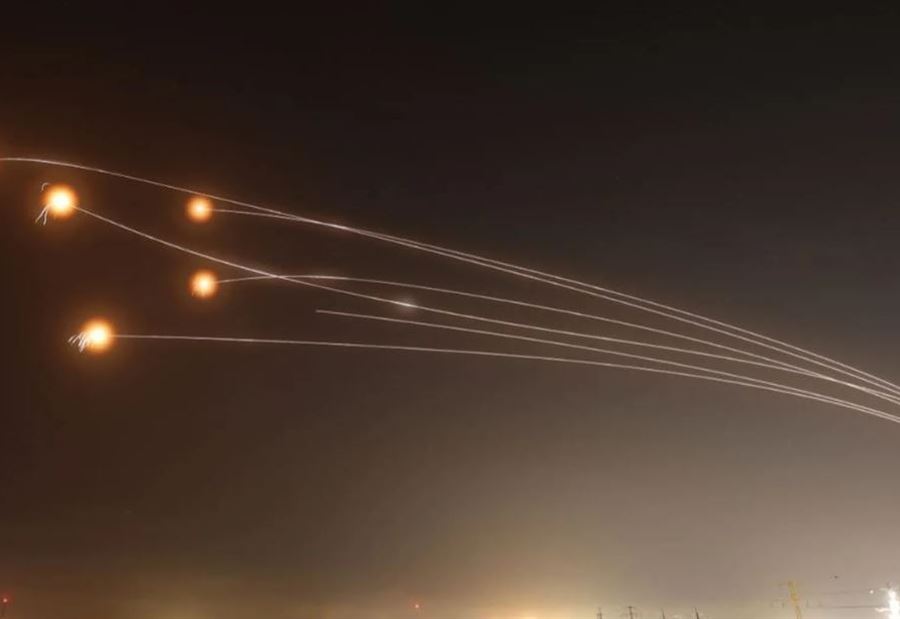 بعد الهجوم الإيراني على إسرائيل... إغلاق المجال الجوي في الأردن والعراق