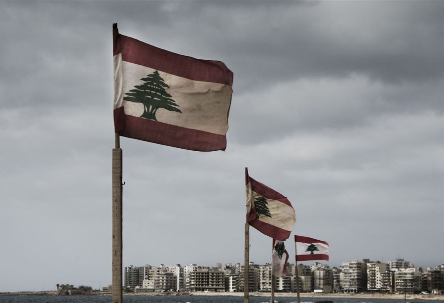 جناحان مختلفان! جناحان مختلفان!