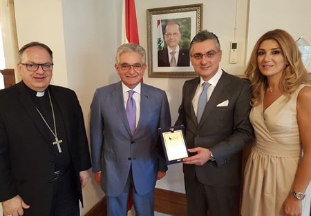 صفير يكرّم سفير لبنان في كندا صفير يكرّم سفير لبنان في كندا