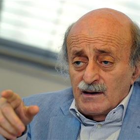 جنبلاط عن انتخابات الأطباء: النقيب ديكور حزبي