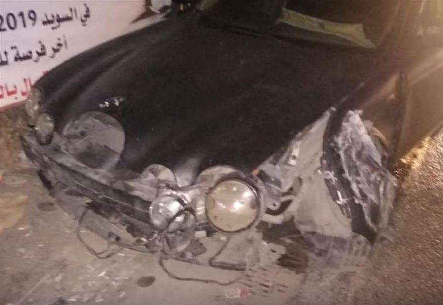 بالصور: جريح بحادث مروري في الحوش - صور