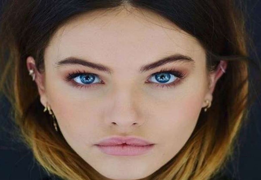 "أجمل فتاة في العالم" تثير ضجة بتحدي الـ 10 سنوات