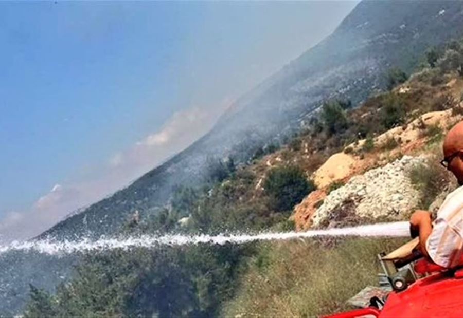 بالصورة: حريق كبير في الكورة يقترب من خزانات مازوت 