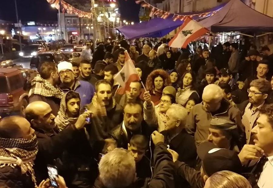 بالفيديو: بعلبك تجدد إعتصامها بعد التكسير والضرب!
