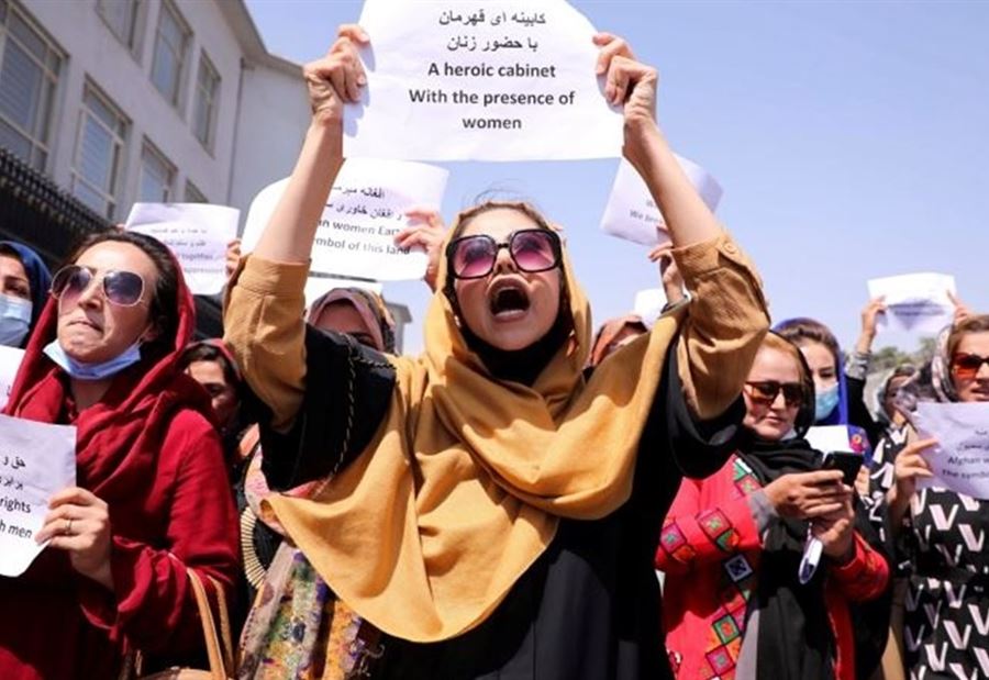 نساء افغانستان تنتفضن... إفتحوا المدارس!