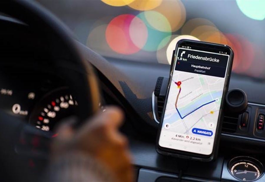 من وزير إلى سائق "أوبر"... اليكم القصة!